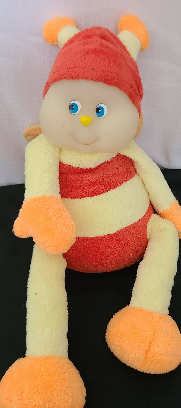 Doudou peluche abeille Luciole phosphorescent jauen orange rouge AJENA
