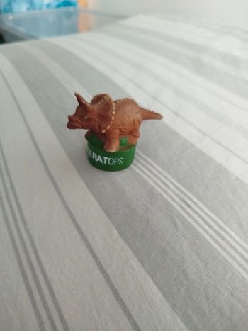 Taille crayon triceratops Flunch