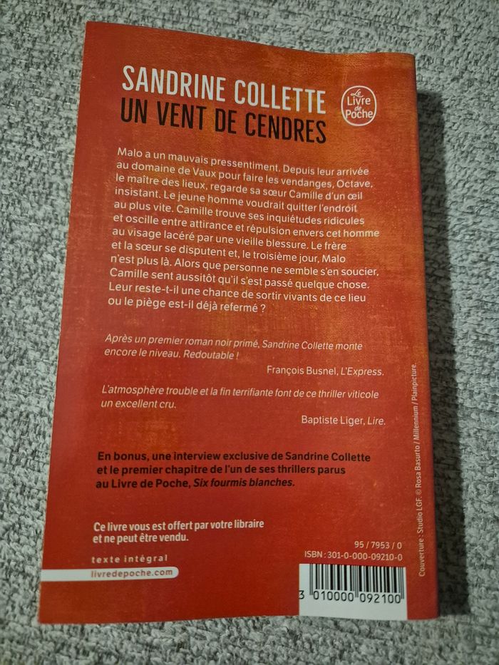 Livre titre Un vent de cendres - photo numéro 2