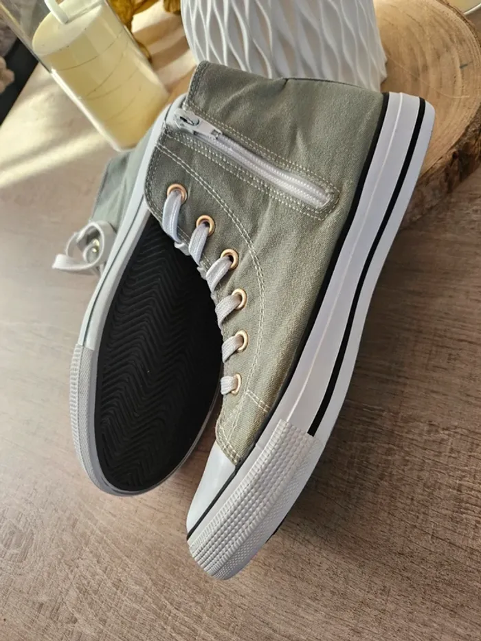 Chaussure montante - photo numéro 2