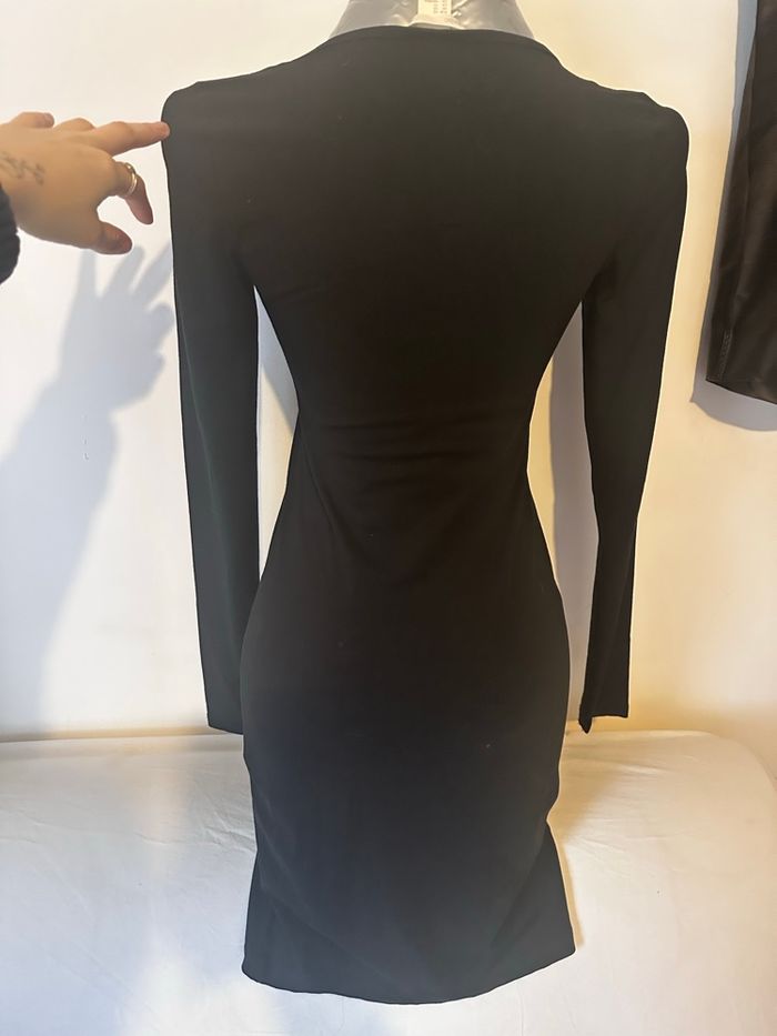 Robe noire - photo numéro 2