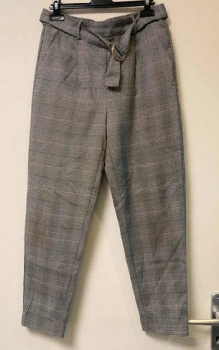 Joli pantalon gris avec poches La Halle taille 36