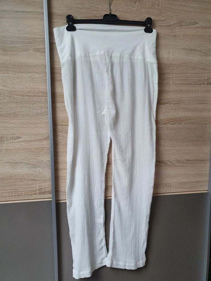 Pantalon blanc . - photo numéro 2