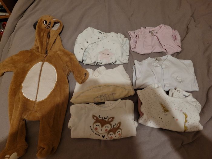 Vêtements bébé fille taille 1 mois