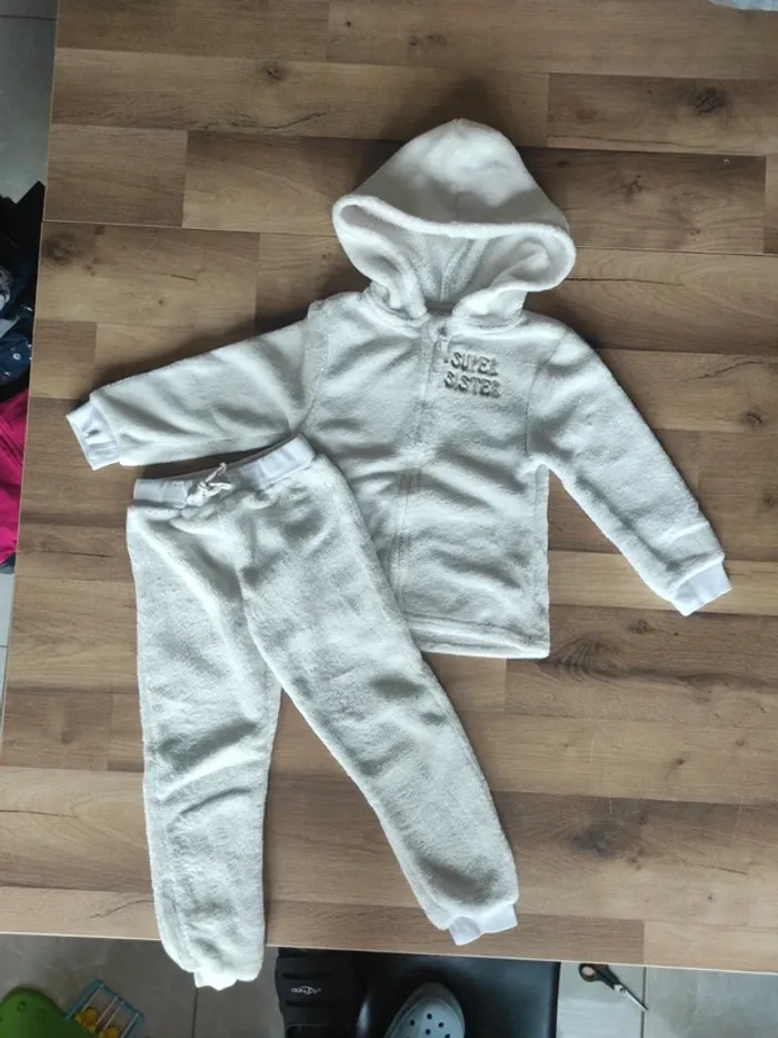 Pyjama velours 4 ans Tape à l'oeil