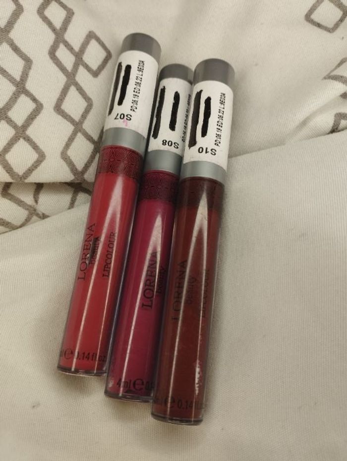 Lot de trois rouges a lèvres