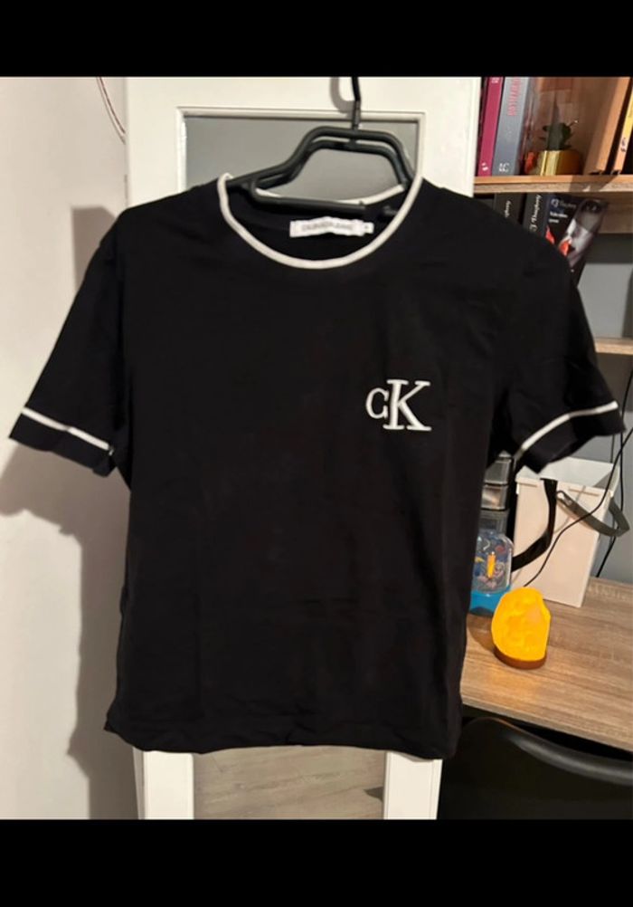 Tee shirt Calvin Klein femme taille S noir et blanc