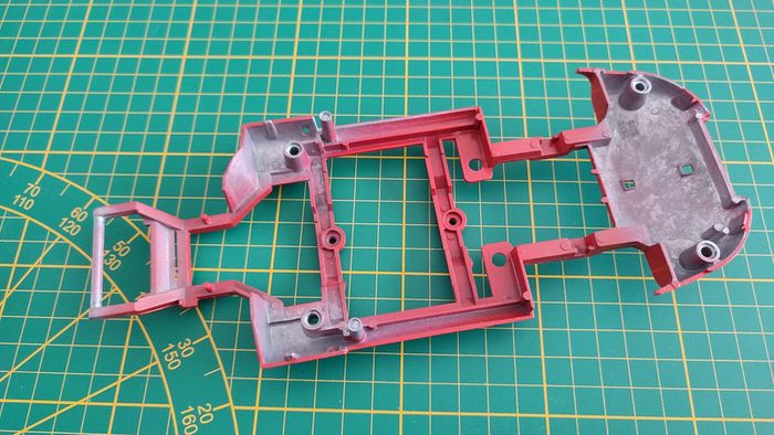 Carcasse châssis inférieur pièce miniature Bburago Burago Jaguar type E 1961 1/18 1/18e 1/18ème #C35 - photo numéro 2