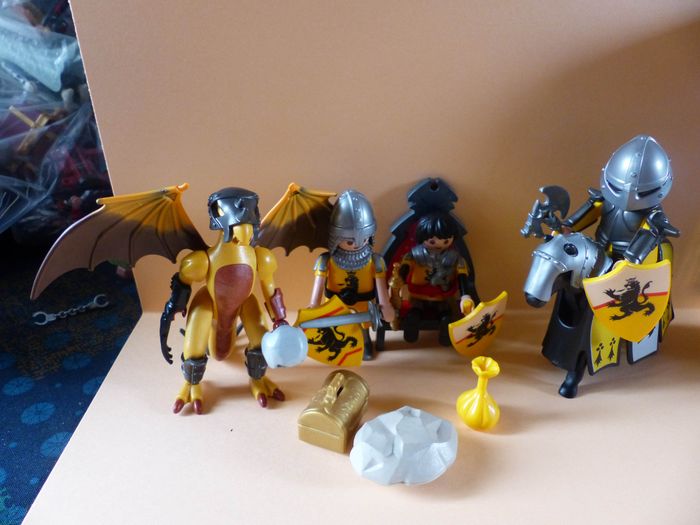 Lot playmobils chevaliersu du dragon jaune - photo numéro 3