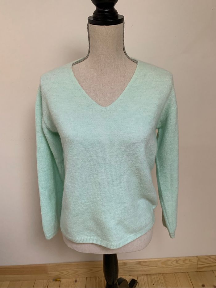 Pull col V taille 40