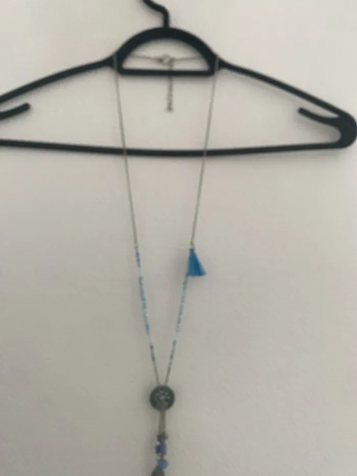 Long sautoir bleu et argent