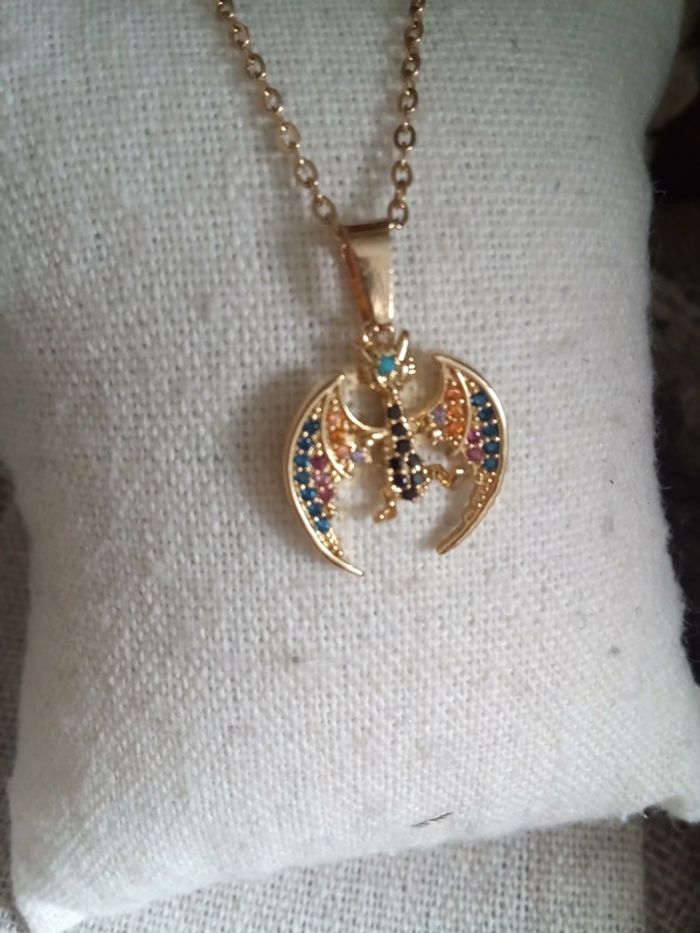 Collier petit dragon ailé avec zircons