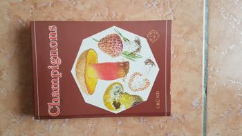 Livre " Les Champignons " de Georges Becker