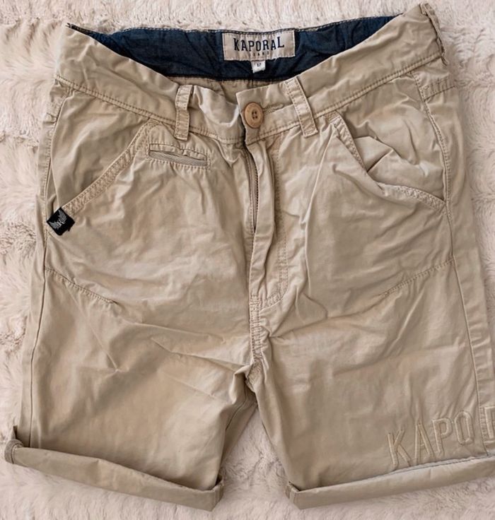 Bermuda kaporal taille 12 ans très bon état