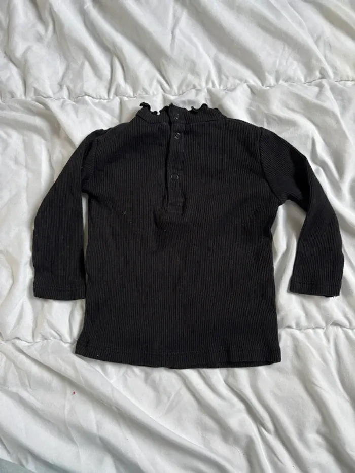 Pull noir - photo numéro 2