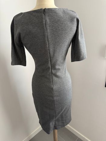 Robe moulante en pied de poule