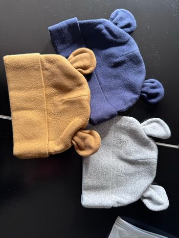 Lot 3 bonnets coton 3-6 mois