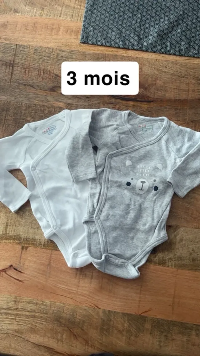 Bodies taille 3 mois