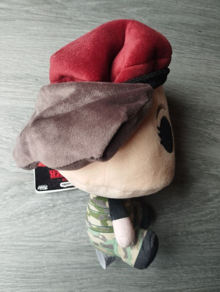 Stranger Things : Funko Peluche Hunter Robin - photo numéro 5