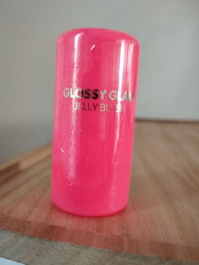 Blush glossy glam