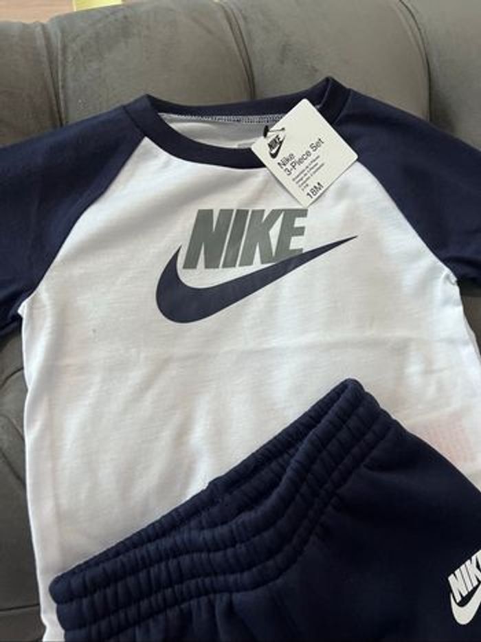 Ensemble Nike - photo numéro 3
