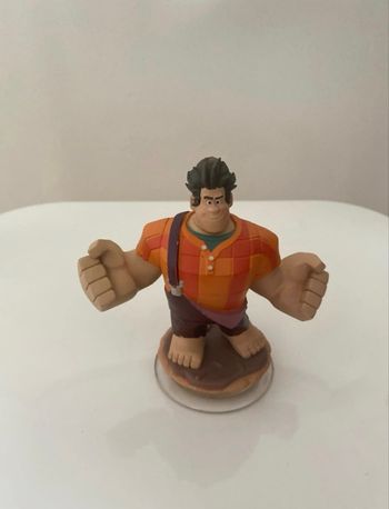 Une figurine de Ralph du jeu vidéo "Disney Infinity"