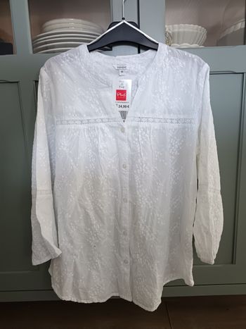 Chemise brodée blanche