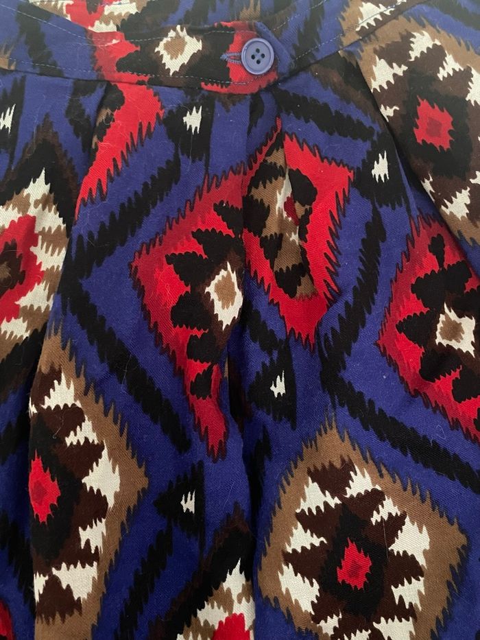 Jupe vintage Caroline Rohmer Paris – laine 90% – motif ikat bleu et rouge - photo numéro 3