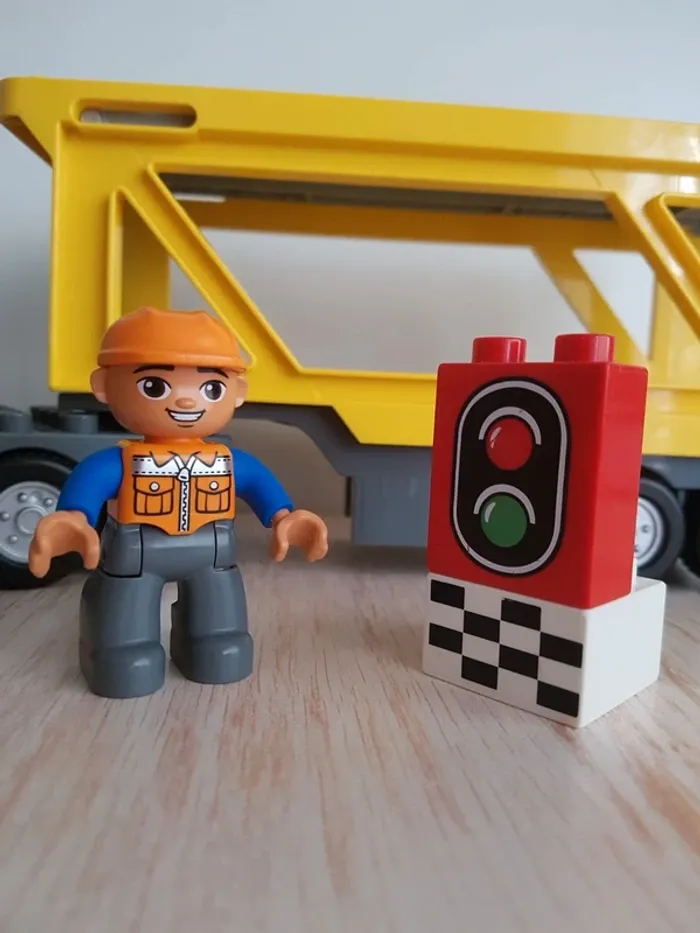 Camion transporteur et véhicules Lego Duplo - photo numéro 6
