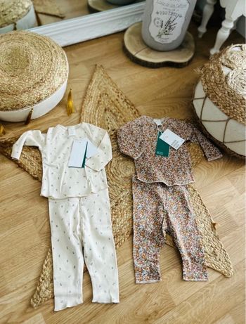 Lot de 2 jolies ensembles liberty neuf étiquette 3-6mois