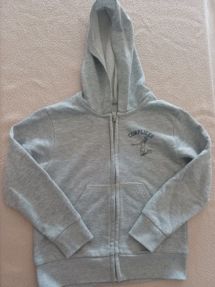 Superbe veste à capuche 4 ans garçon