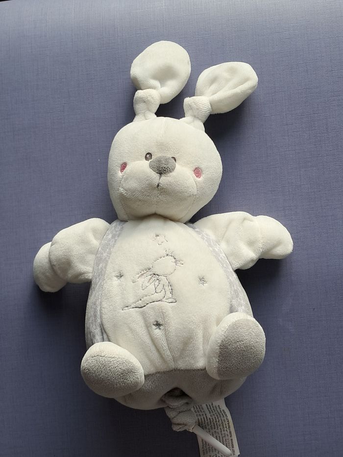 Doudou lapin musical