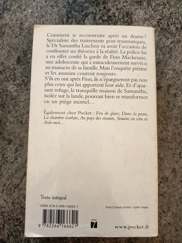 Lot de 7 livres ''pocket'' - photo numéro 2