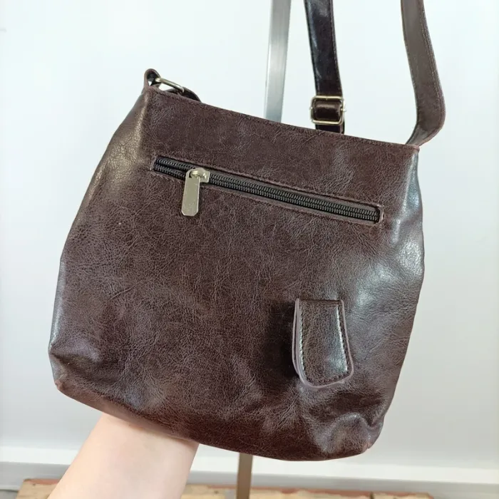 Sac besace marron chocolat effet cuir à rabat pression et bandoulière réglable S040 - photo numéro 7