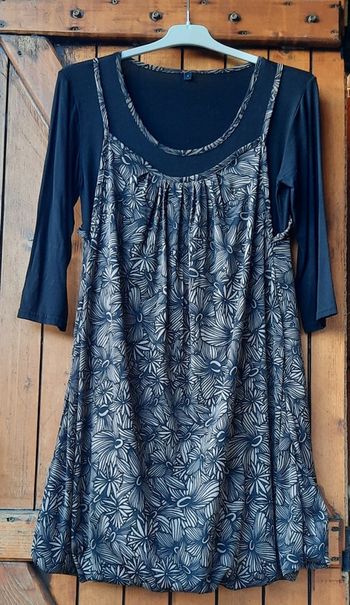 Tunique noire et taupe, 40