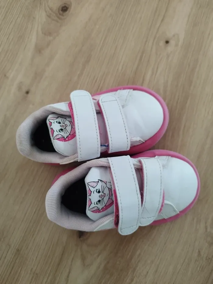 Chaussures Adidas Disney - photo numéro 5