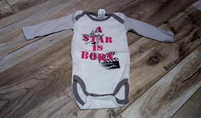 Lot body manches longues fille taille 6 mois - photo numéro 2