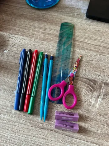 Lot fournitures scolaires