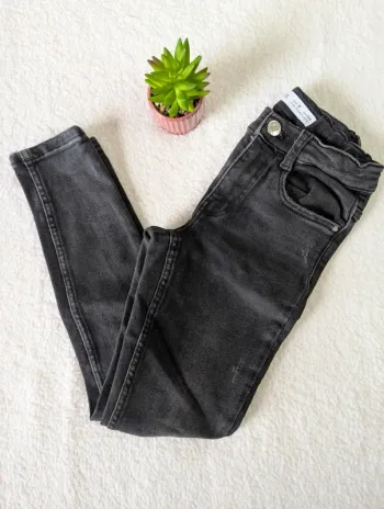 🖤 Jean Zara gris – 9 ans