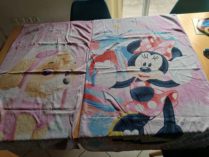 Lot de 2 serviettes minnie et stella