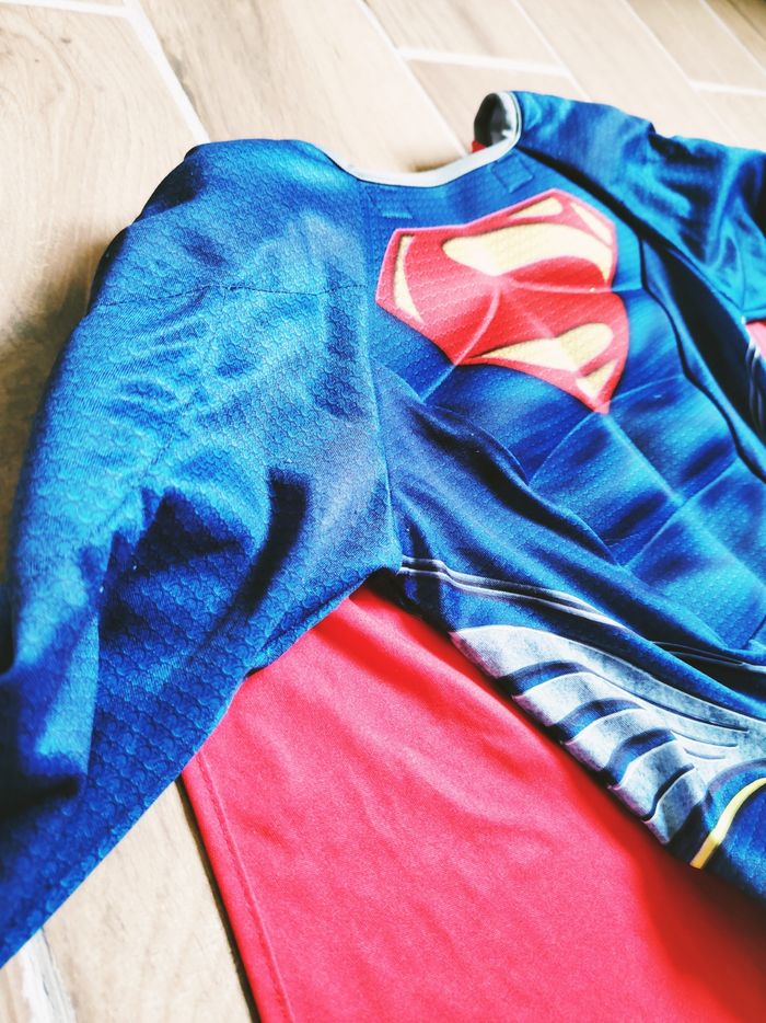 🦸 Déguisement/costume deluxe avec rembourrage Superman Dc comics pour enfant - photo numéro 4