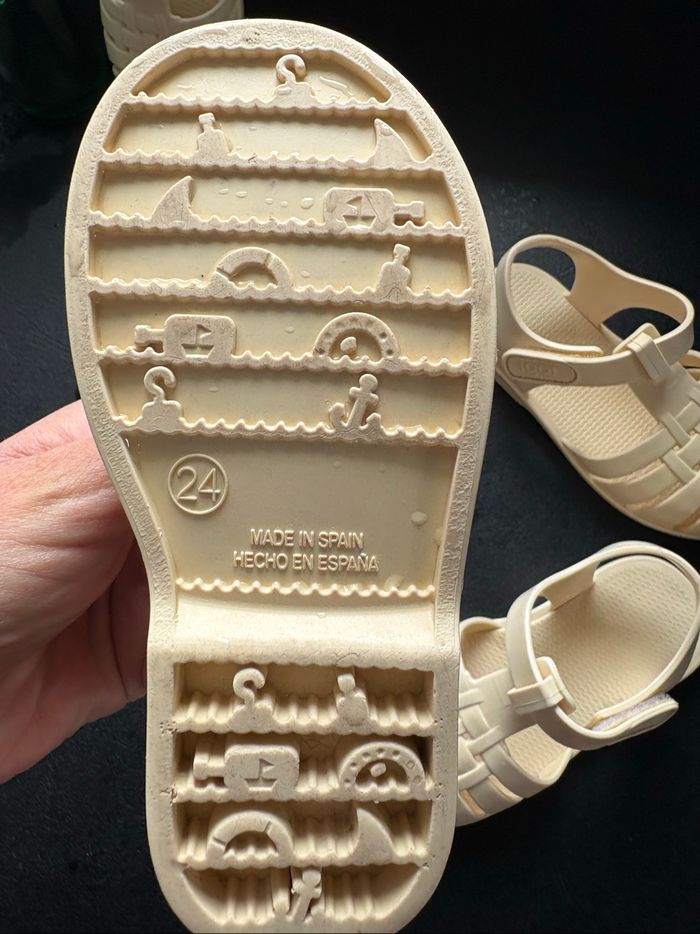 Lot de 2 paires de sandales IGOR taille 24 - photo numéro 7