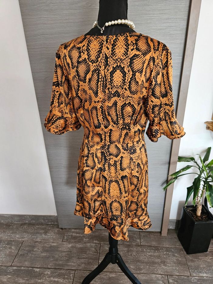 Robe or et noir - photo numéro 4
