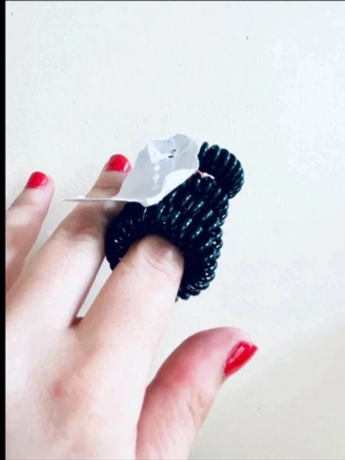 Lot 4 élastiques noir neuf hema style invisibobble - photo numéro 2