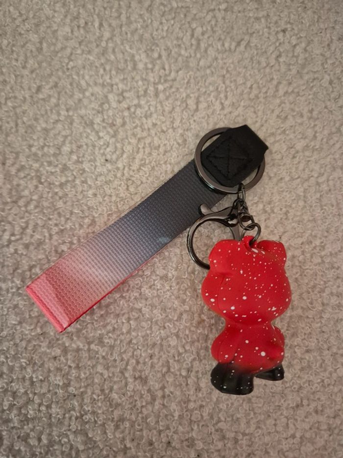 Porte clé ourson rouge et noir - photo numéro 5