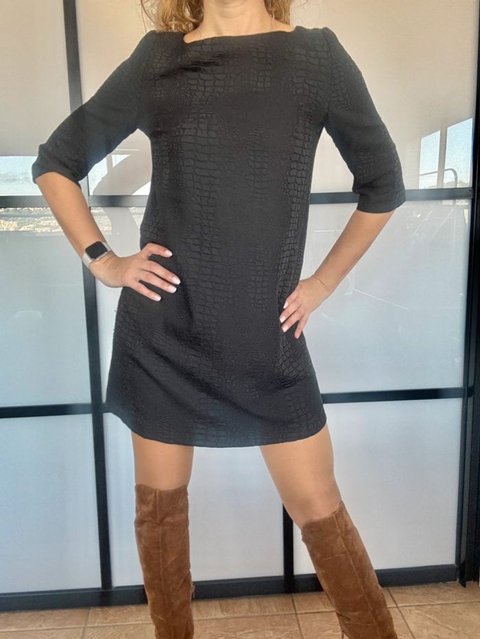 Élégante robe noire  texturée ba&sh 38 - photo numéro 2