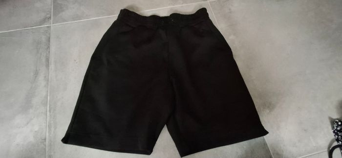 3 shorts - photo numéro 2