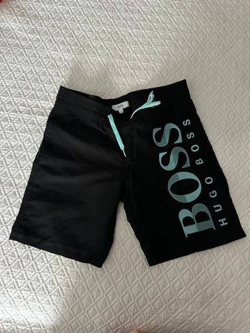 Surfer Hugo Boss 8 ans