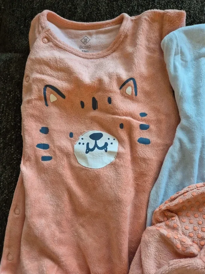 2 pyjamas - photo numéro 2