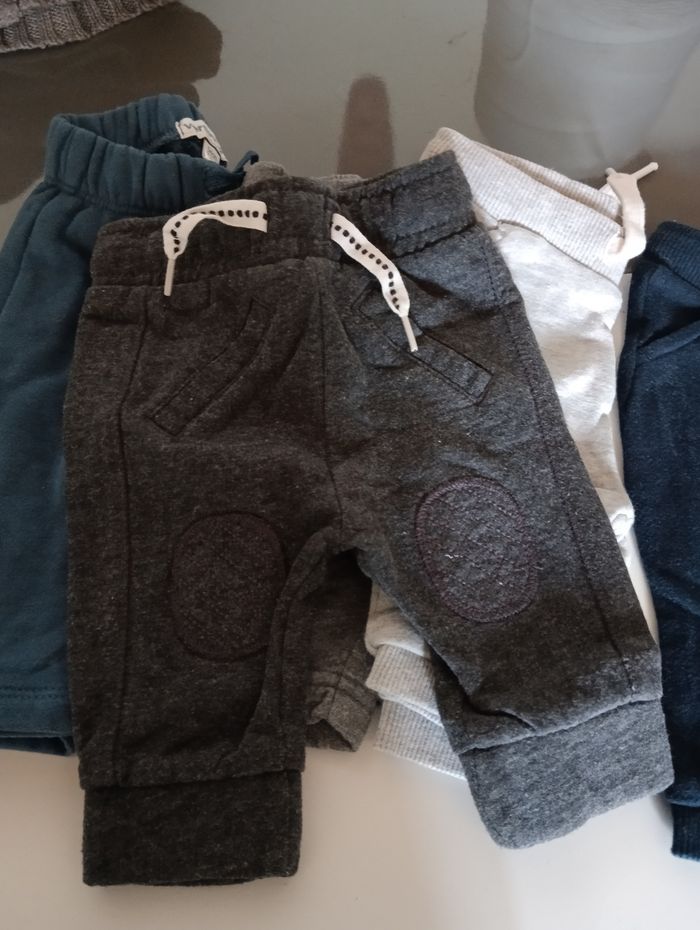 5 joggings - photo numéro 2